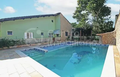 Casa à venda com piscina e 4 quartos em peruíbe, no bairro cidade nova peruíbe