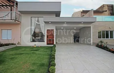 Casa à venda com piscina e 3 quartos em peruíbe, no bairro jd tres marias