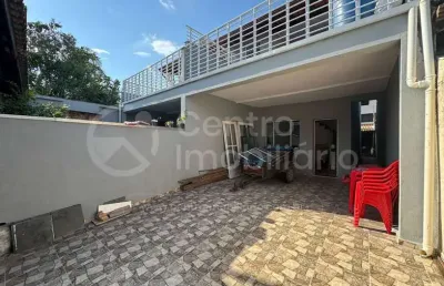Casa à venda com 3 quartos em peruíbe, no bairro centro