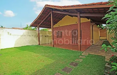 Casa à venda com 2 quartos em peruíbe, no bairro belmira novaes