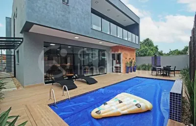 Casa à venda com piscina e 4 quartos em peruíbe, no bairro bougainvillee iv