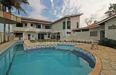 Casa à venda com piscina e 5 quartos em peruíbe, no bairro bougainvillee v