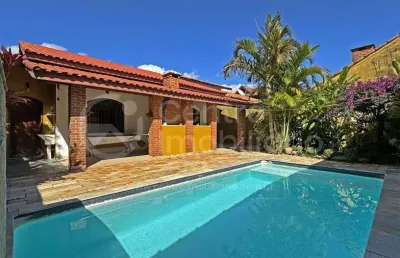 Casa à venda com piscina e 3 quartos em peruíbe, no bairro cidade nova peruíbe