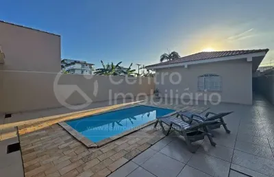Casa à venda com 3 quartos em peruíbe, no bairro centro