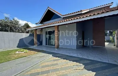 Casa à venda com 3 quartos em peruíbe, no bairro centro