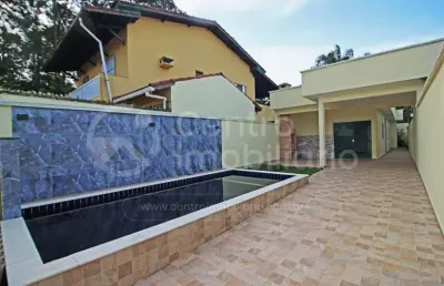 Casa à venda com piscina e 3 quartos em peruíbe, no bairro parque d aville