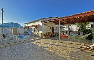 Casa à venda com piscina e 2 quartos em peruíbe, no bairro parque turistico