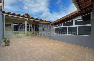 Casa à venda com 2 quartos em peruíbe, no bairro jardim peruibe