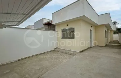 Casa à venda com 2 quartos em peruíbe, no bairro balneario sao joao batista