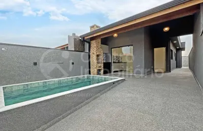 Casa à venda com piscina e 2 quartos em peruíbe, no bairro flora rica