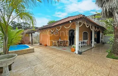 Casa à venda com piscina e 2 quartos em peruíbe, no bairro cidade nova peruíbe