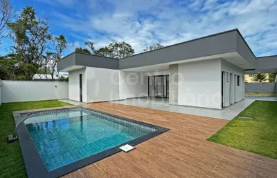Casa à venda com piscina e 3 quartos em peruíbe, no bairro jardim sao luiz