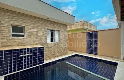 Casa à venda com piscina e 2 quartos em peruíbe, no bairro cidade nova peruíbe