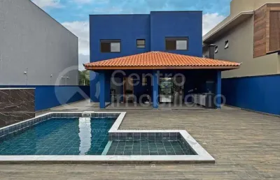 Casa à venda com piscina e 4 quartos em peruíbe, no bairro residencial bosque três marias