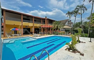 Casa à venda com piscina e 5 quartos em peruíbe, no bairro bougainvillee iii