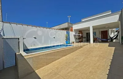 Casa à venda com piscina e 2 quartos em peruíbe, no bairro parque d aville