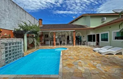 Casa à venda com piscina e 3 quartos em peruíbe, no bairro cidade nova peruíbe