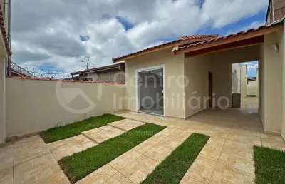 Casa à venda com 3 quartos em peruíbe, no bairro balneario sao joao batista