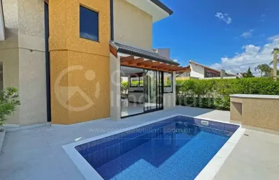 Casa à venda com piscina e 5 quartos em peruíbe, no bairro bougainvillee ii