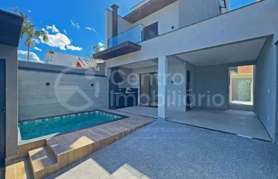 Casa à venda com piscina e 3 quartos em peruíbe, no bairro jardim ribamar