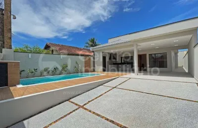 Casa à venda com piscina e 3 quartos em peruíbe, no bairro cidade nova peruíbe