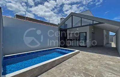 Casa à venda com piscina e 2 quartos em peruíbe, no bairro parque d aville