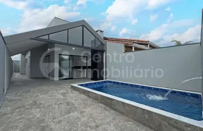 Casa à venda com piscina e 2 quartos em peruíbe, no bairro parque d aville