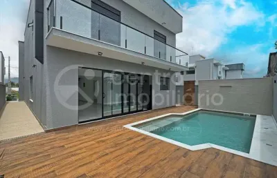 Casa à venda com piscina e 4 quartos em peruíbe, no bairro bougainvillee iv