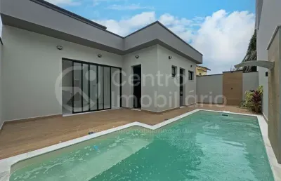 Casa à venda com piscina e 3 quartos em peruíbe, no bairro jardim três marias