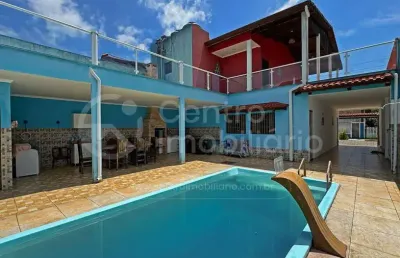 Casa à venda com piscina e 4 quartos em peruíbe, no bairro jardim marcia