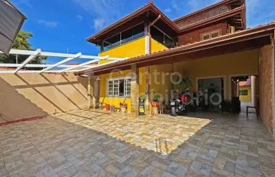 Casa à venda com 3 quartos em peruíbe, no bairro centro