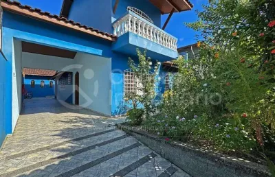 Casa à venda com 3 quartos em peruíbe, no bairro centro