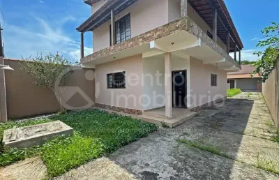 Casa à venda com 3 quartos em peruíbe, no bairro maria h novaes
