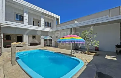 Casa à venda com piscina e 6 quartos em peruíbe, no bairro maria h novaes
