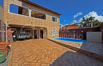Casa à venda com piscina e 5 quartos em peruíbe, no bairro belmira novaes