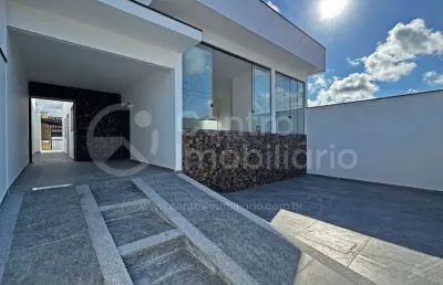 Casa à venda com piscina e 3 quartos em peruíbe, no bairro balneario sambura