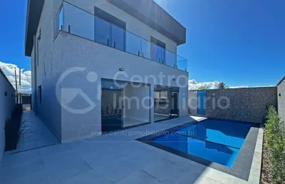Casa à venda com piscina e 4 quartos em peruíbe, no bairro residencial flora rica