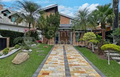 Casa à venda com piscina e 4 quartos em peruíbe, no bairro bougainvillee ii