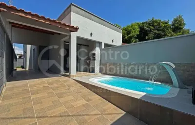 Casa à venda com piscina e 2 quartos em peruíbe, no bairro parque balneario oasis