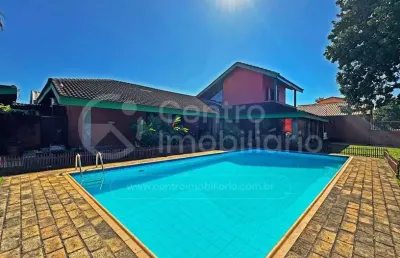 Casa à venda com piscina e 4 quartos em peruíbe, no bairro cidade nova peruíbe