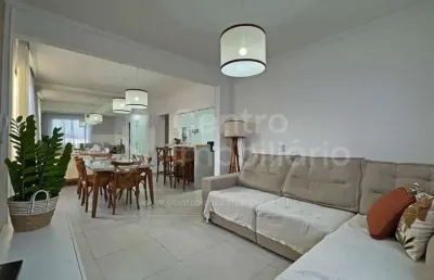 Apartamento à venda com 3 quartos (1 suítes) em peruíbe, no bairro centro