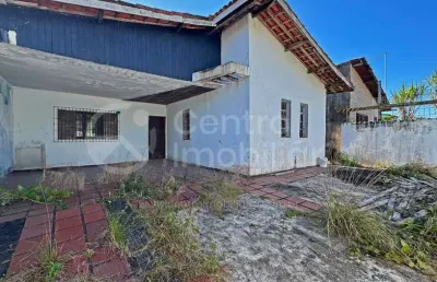 Casa à venda com 3 quartos em peruíbe, no bairro centro