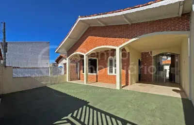 Casa à venda com 3 quartos em peruíbe, no bairro balneario barra de jangada