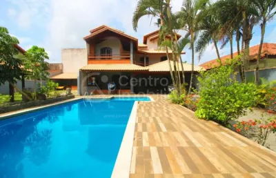 Casa à venda com piscina e 5 quartos em peruíbe, no bairro estancia balnearia convento velho