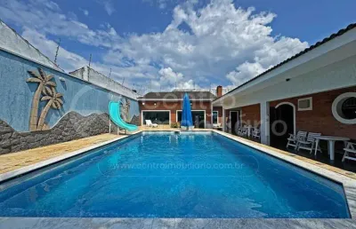 Casa à venda com piscina e 4 quartos em peruíbe, no bairro jardim ribamar