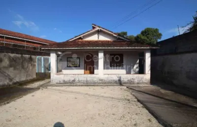 Casa à venda com 2 quartos em peruíbe, no bairro centro