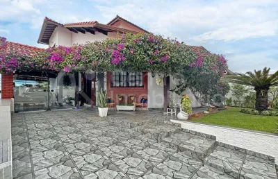 Casa à venda com piscina e 3 quartos em peruíbe, no bairro cidade nova peruíbe