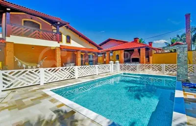 Casa à venda com piscina e 4 quartos em peruíbe, no bairro parque balneario oasis