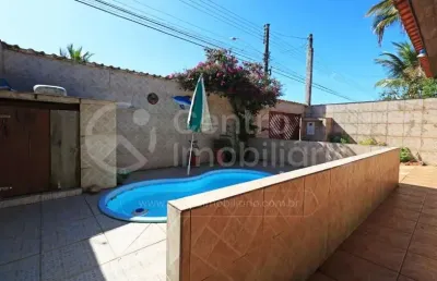 Casa à venda com piscina e 3 quartos em peruíbe, no bairro parque balneario oasis