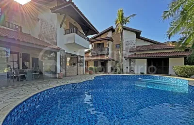 Casa à venda com piscina e 3 quartos em peruíbe, no bairro cidade nova peruíbe